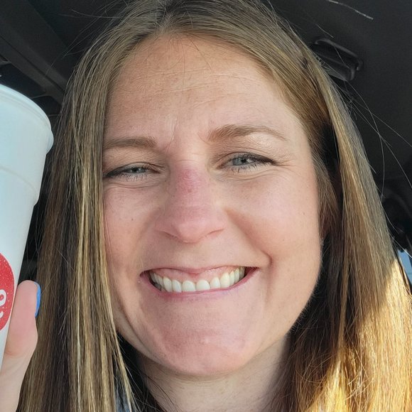 Meet your Posher, Lindsey - Picture 1 of 1